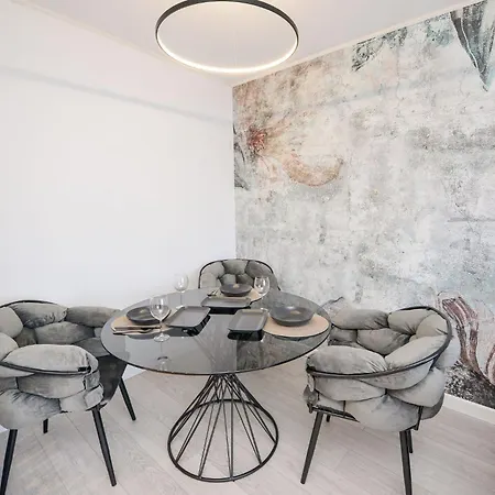 Celeste - One Bedroom - Next To Victoria Avenue And Cismigiu Park *