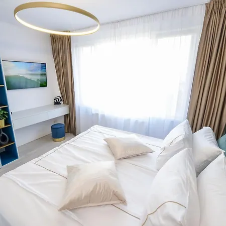 Celeste - One Bedroom - Next To Victoria Avenue And Cismigiu Park *
