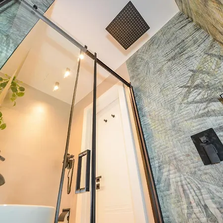 Celeste - One Bedroom - Next To Victoria Avenue And Cismigiu Park *